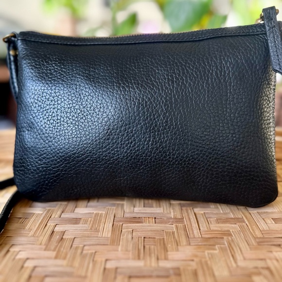 Fossil Black Pebbled Leather Crossbody Bag Double Zip Purse Adjustable Strap - Picture 3 of 10